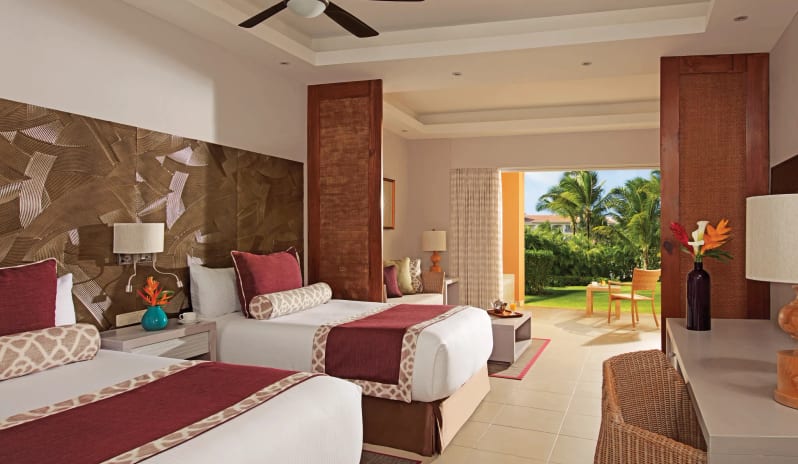 Deluxe Family Room, Twin Beds